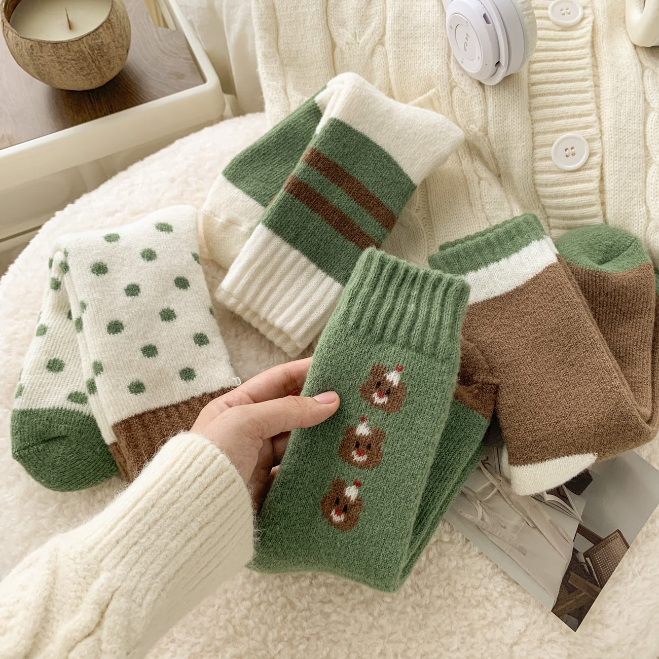 Cozy Polka Dot Fleece Sleep Socks – 4 Pairs